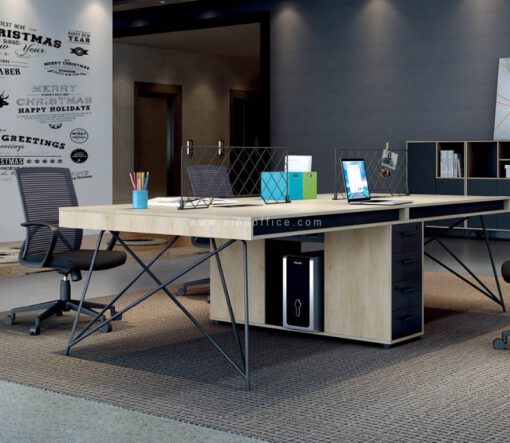 Staff Desk 15