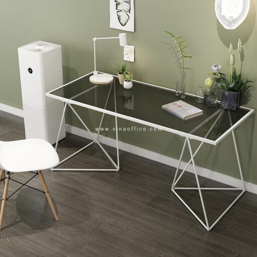 Staff Desk 20